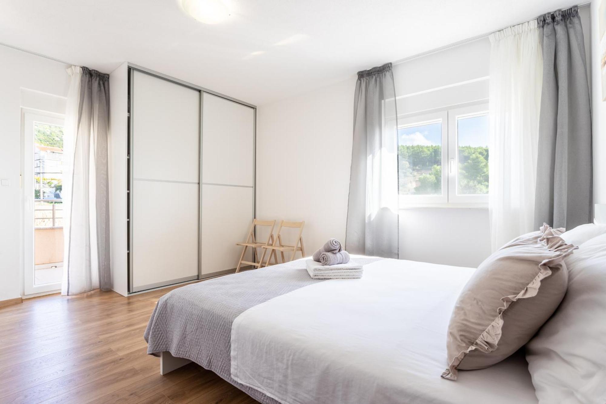 Villa Ana Perfect For Families With Kids And Groups,House With Heated Pool Podstrana Exterior photo