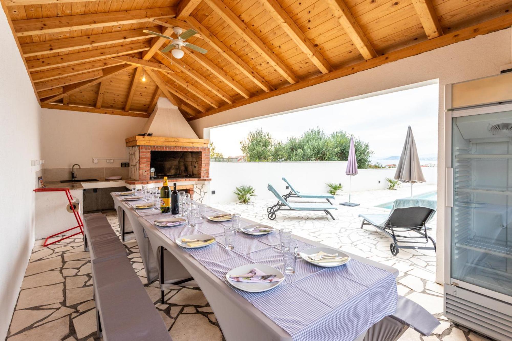 Villa Ana Perfect For Families With Kids And Groups,House With Heated Pool Podstrana Exterior photo