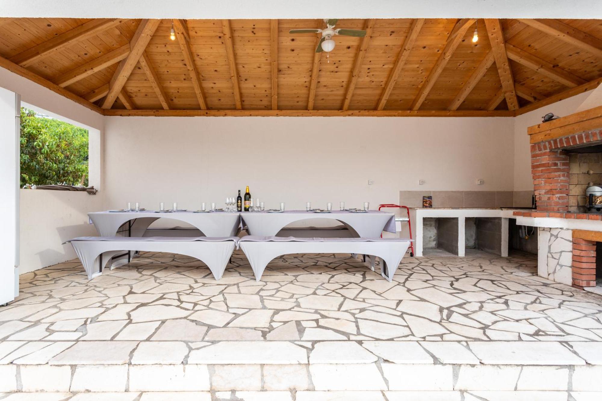 Villa Ana Perfect For Families With Kids And Groups,House With Heated Pool Podstrana Exterior photo