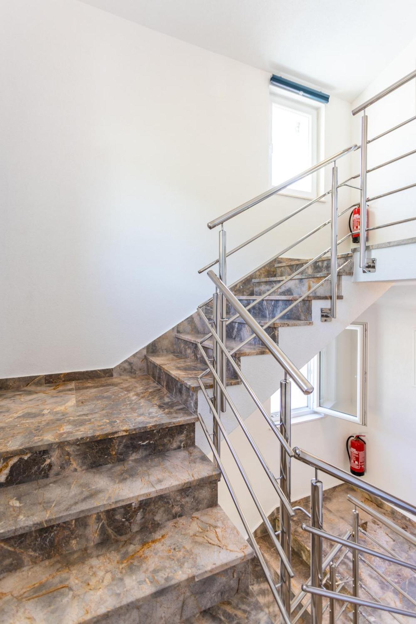 Villa Ana Perfect For Families With Kids And Groups,House With Heated Pool Podstrana Exterior photo